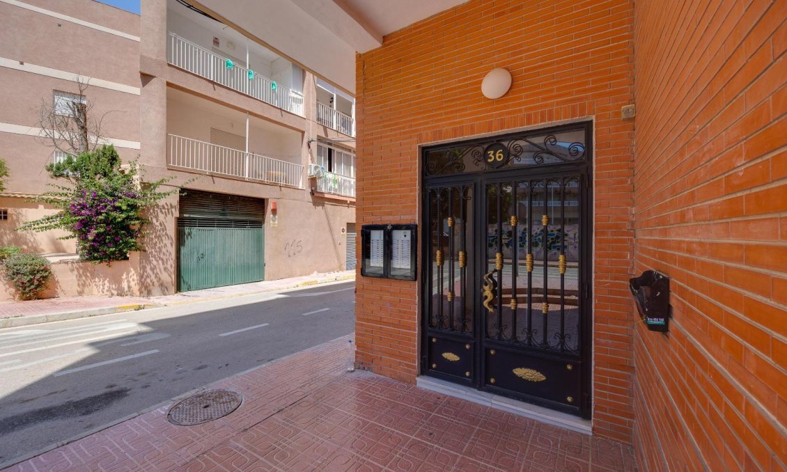 Wiederverkauf - Wohnung -
Torrevieja - La Mata Pueblo