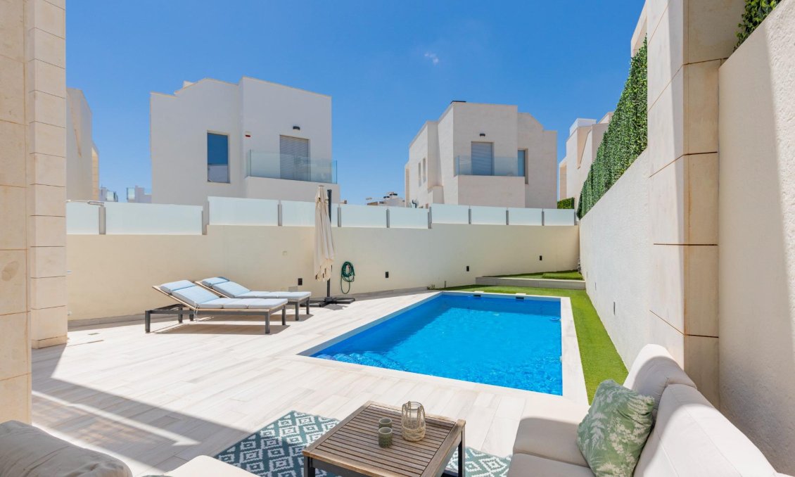 Resale - Villa -
Orihuela Costa - Lomas de Cabo Roig