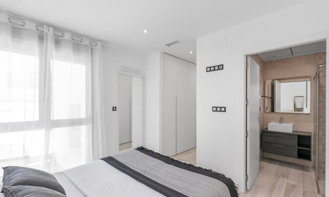 Resale - Villa -
Orihuela Costa - Lomas de Cabo Roig