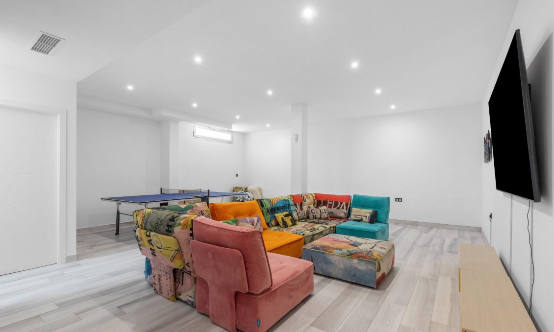 Resale - Villa -
Orihuela Costa - Lomas de Cabo Roig