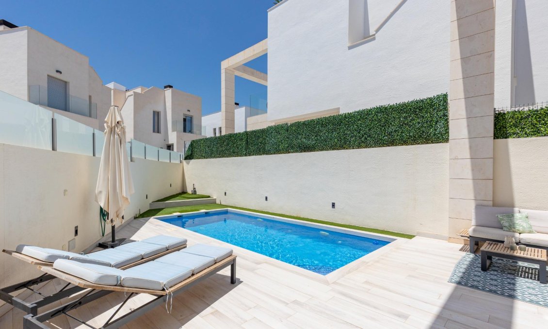Resale - Villa -
Orihuela Costa - Lomas de Cabo Roig