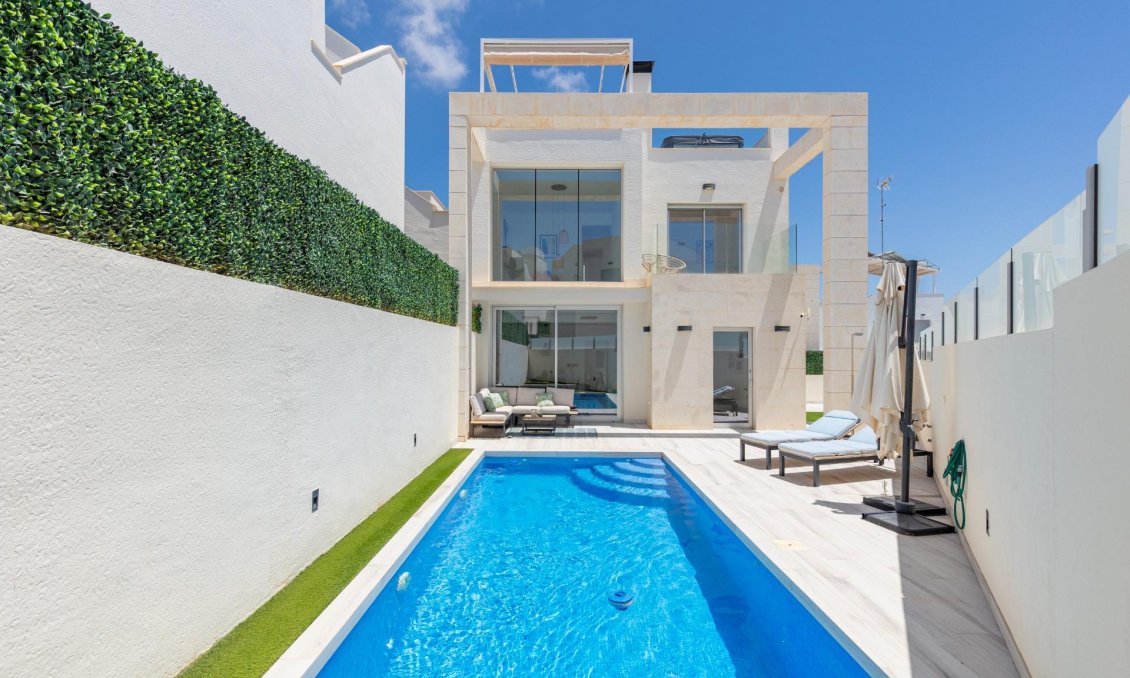 Resale - Villa -
Orihuela Costa - Lomas de Cabo Roig