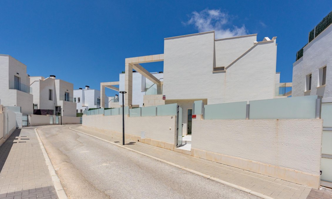 Resale - Villa -
Orihuela Costa - Lomas de Cabo Roig