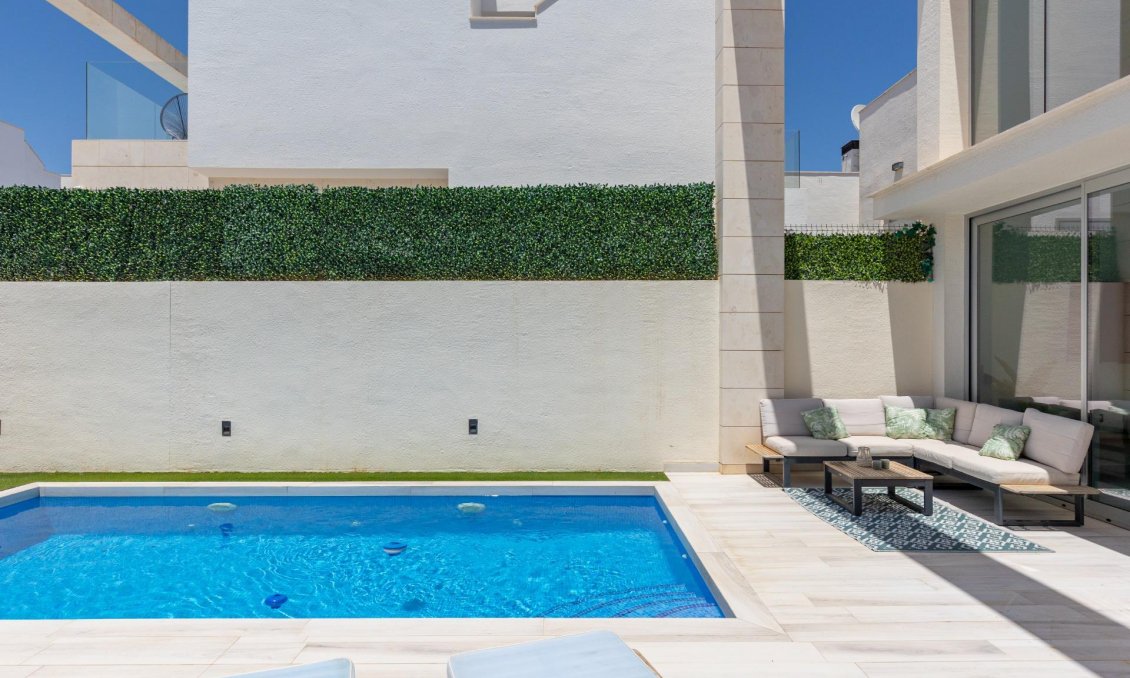 Resale - Villa -
Orihuela Costa - Lomas de Cabo Roig