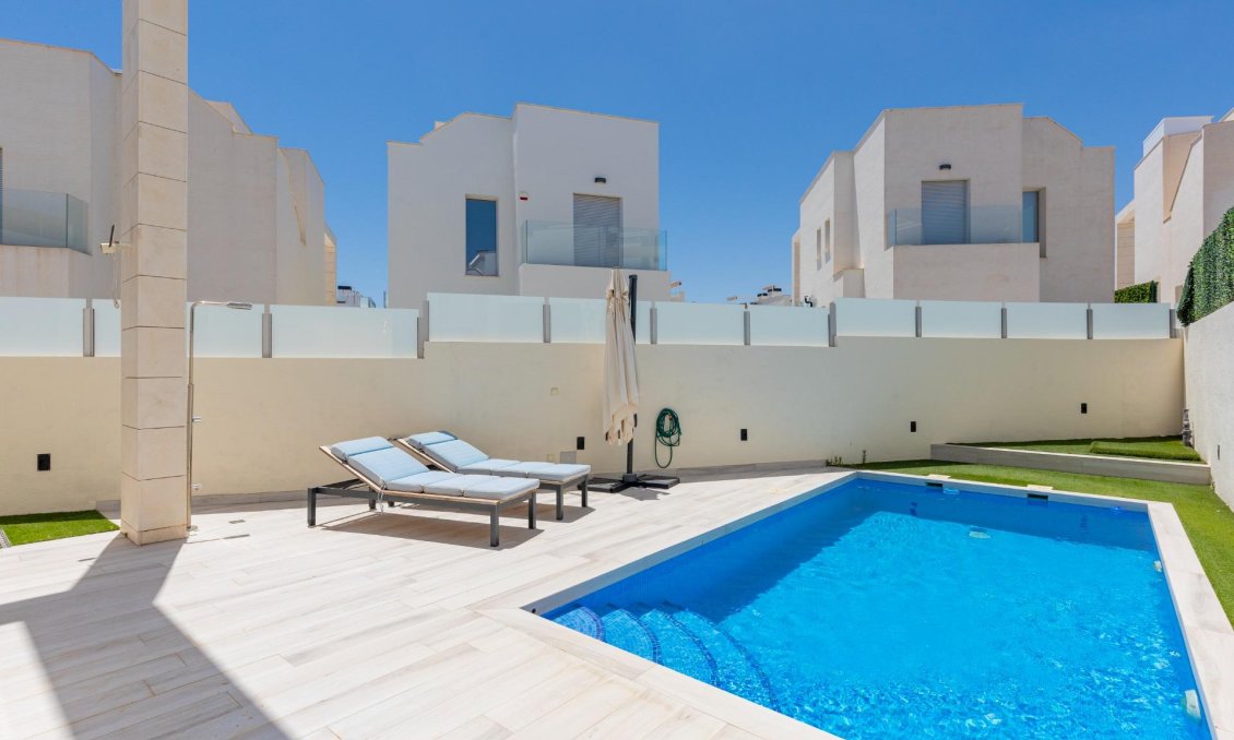 Resale - Villa -
Orihuela Costa - Lomas de Cabo Roig