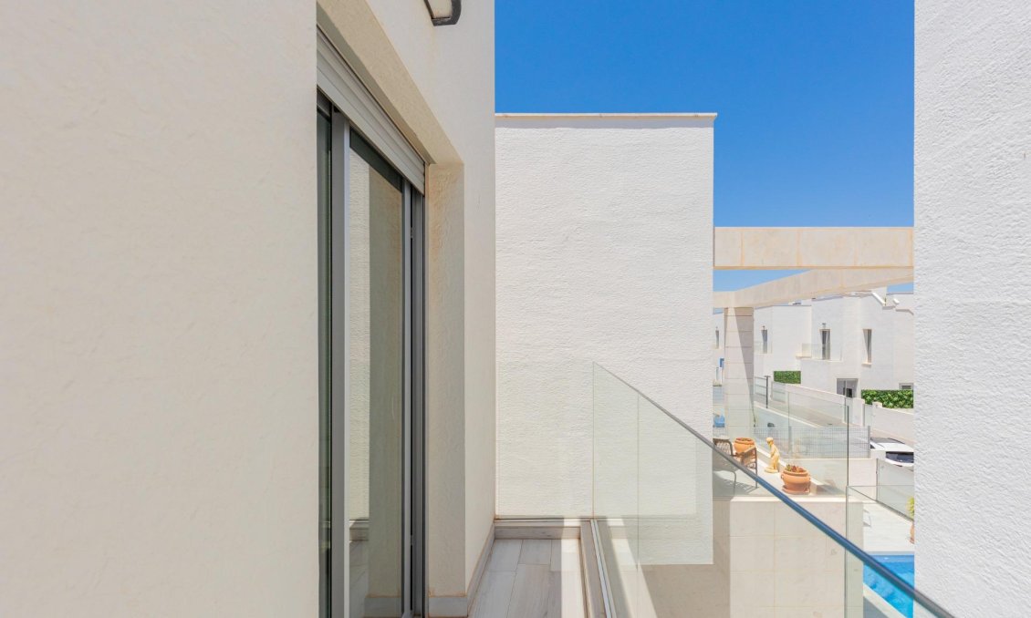 Resale - Villa -
Orihuela Costa - Lomas de Cabo Roig