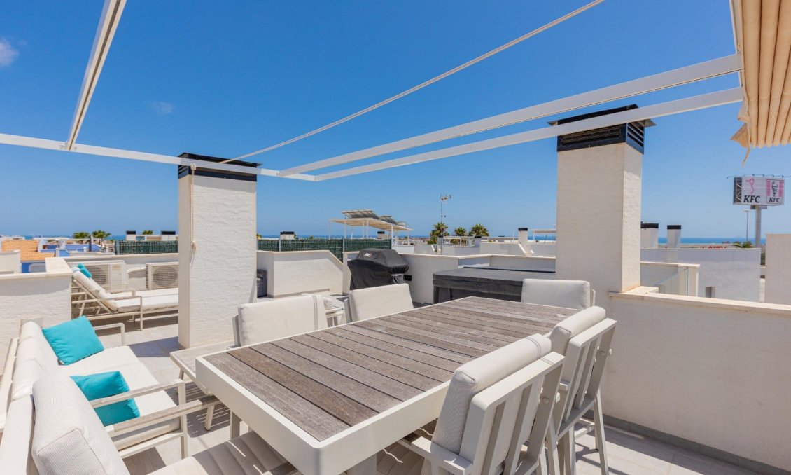 Resale - Villa -
Orihuela Costa - Lomas de Cabo Roig