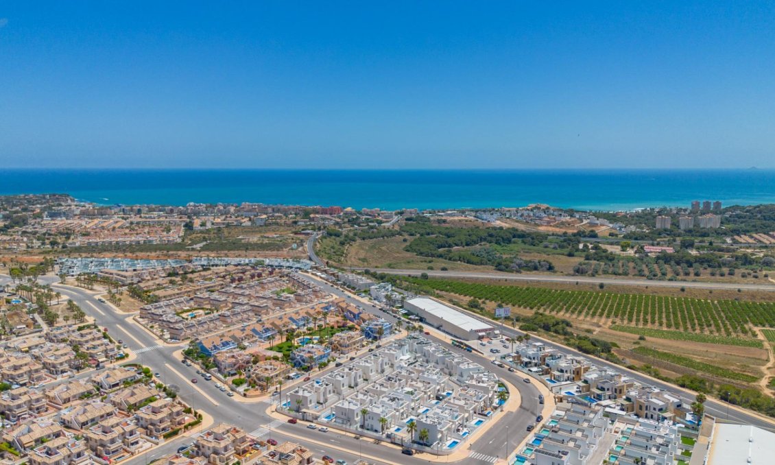 Resale - Villa -
Orihuela Costa - Lomas de Cabo Roig