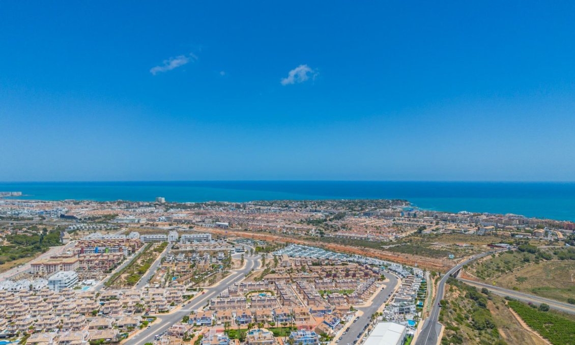 Resale - Villa -
Orihuela Costa - Lomas de Cabo Roig
