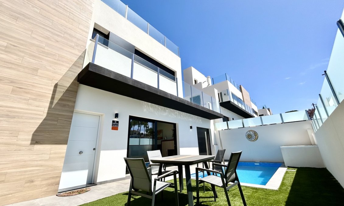 Wiederverkauf - Villa -
Villamartin - Costa Blanca