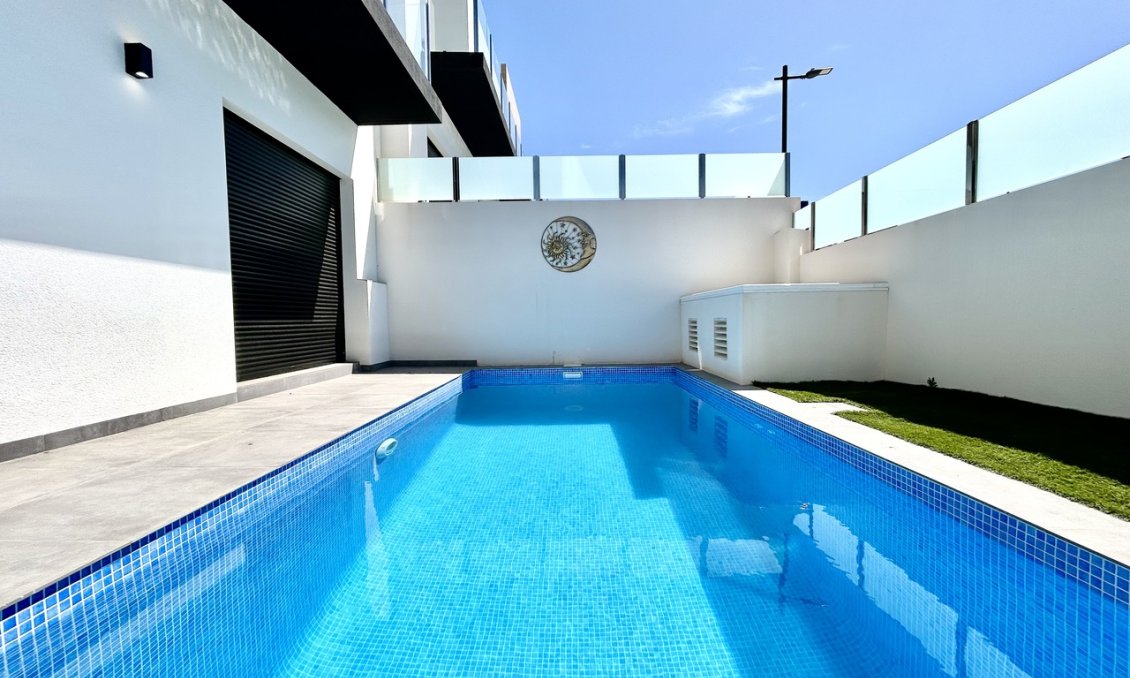 Wiederverkauf - Villa -
Villamartin - Costa Blanca