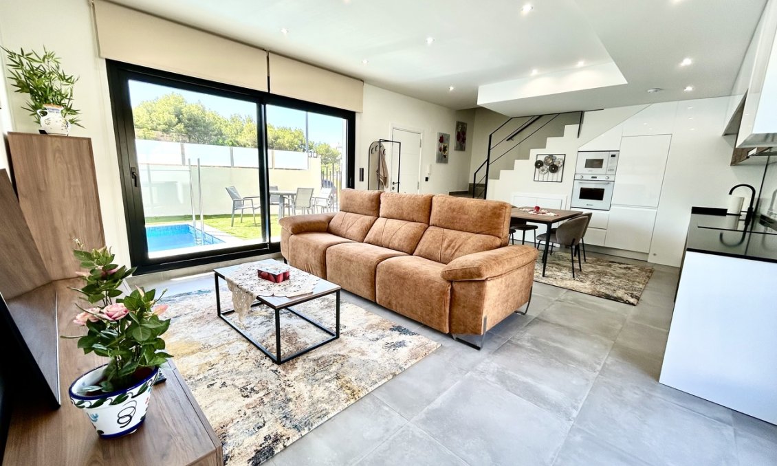 Wiederverkauf - Villa -
Villamartin - Costa Blanca