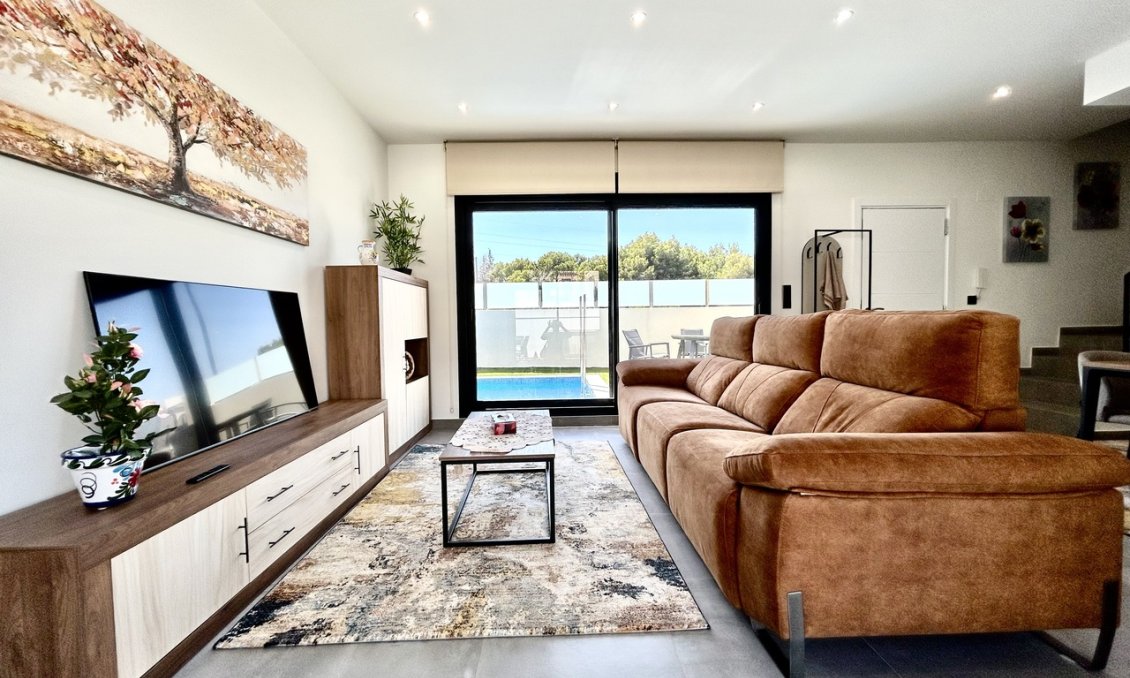 Wiederverkauf - Villa -
Villamartin - Costa Blanca