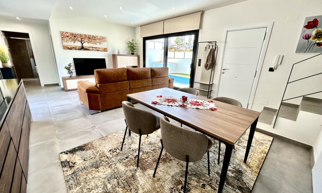 Wiederverkauf - Villa -
Villamartin - Costa Blanca