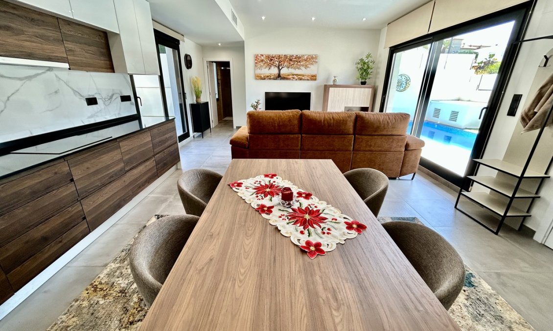 Wiederverkauf - Villa -
Villamartin - Costa Blanca