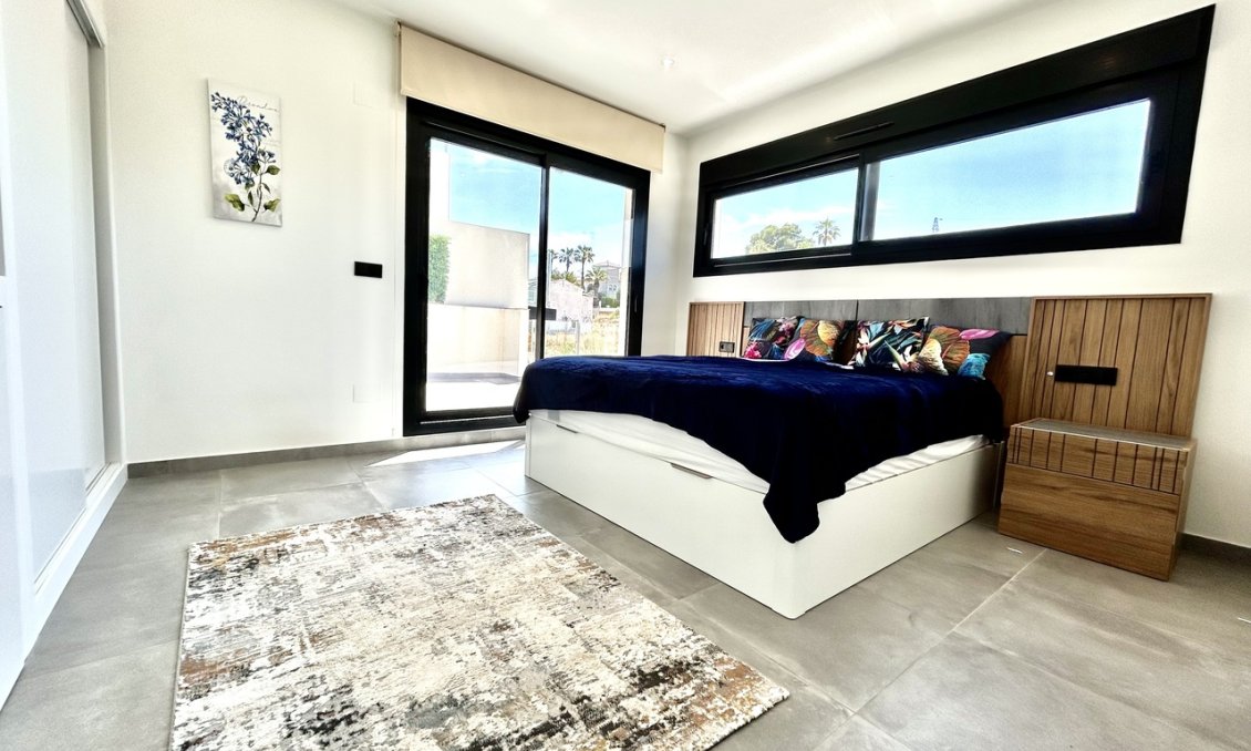 Wiederverkauf - Villa -
Villamartin - Costa Blanca