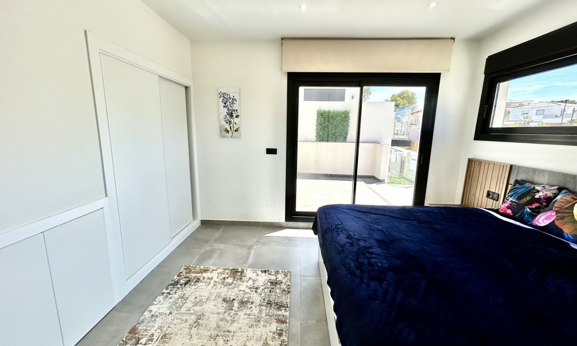 Wiederverkauf - Villa -
Villamartin - Costa Blanca