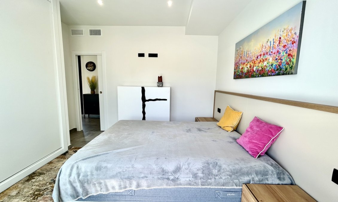 Wiederverkauf - Villa -
Villamartin - Costa Blanca