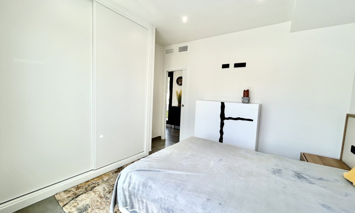Wiederverkauf - Villa -
Villamartin - Costa Blanca