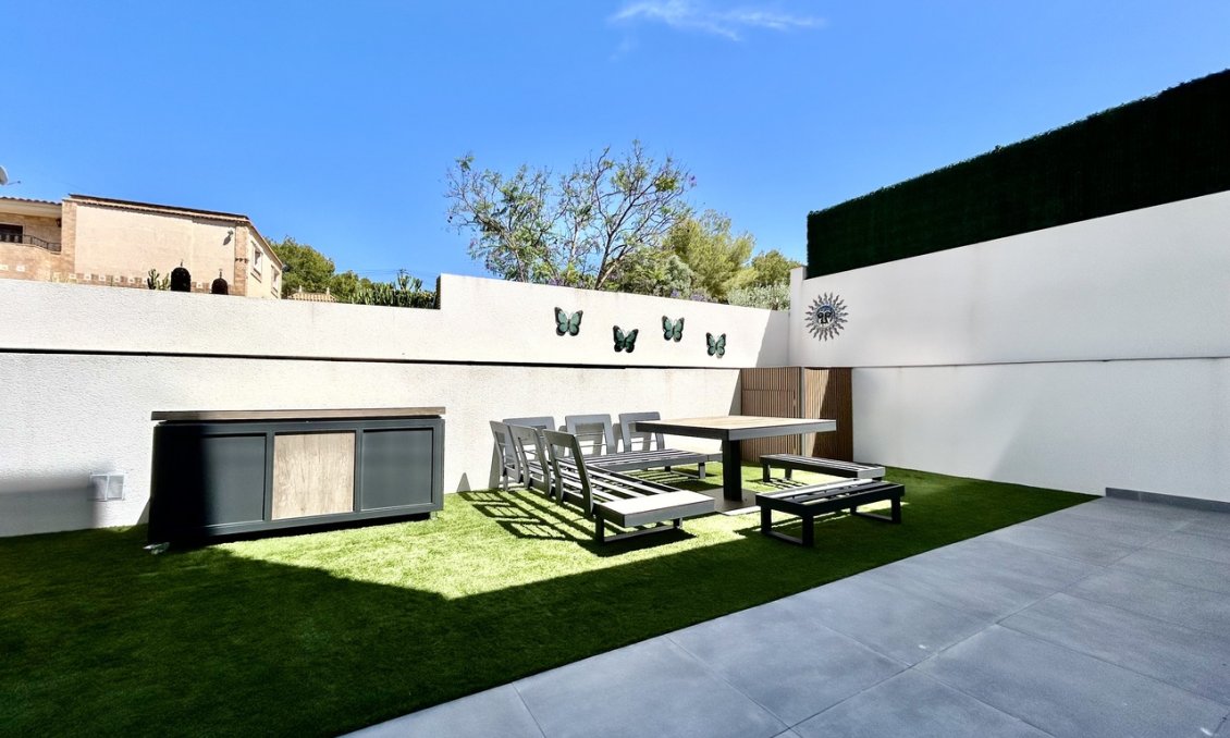 Wiederverkauf - Villa -
Villamartin - Costa Blanca