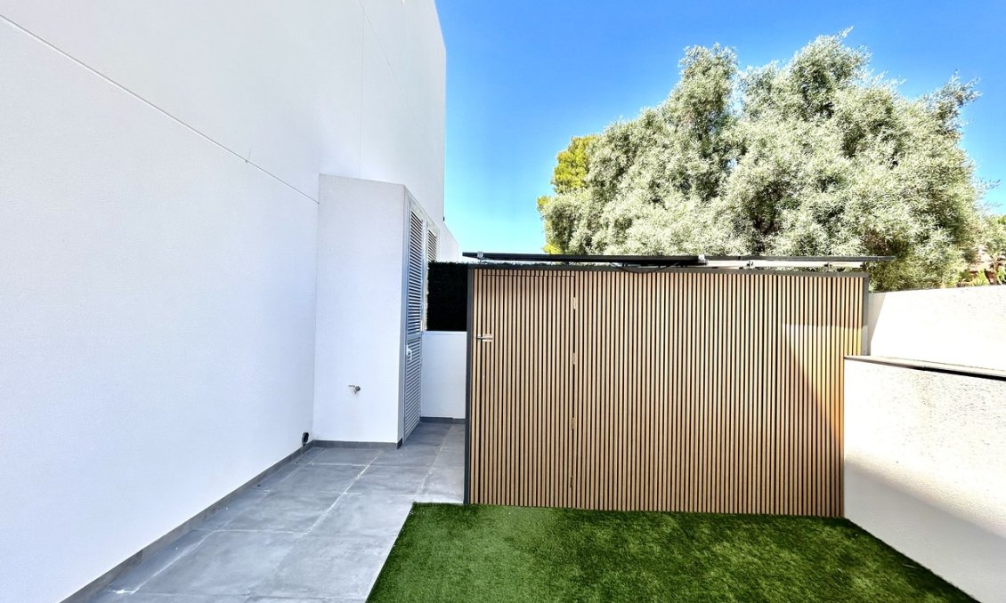 Wiederverkauf - Villa -
Villamartin - Costa Blanca