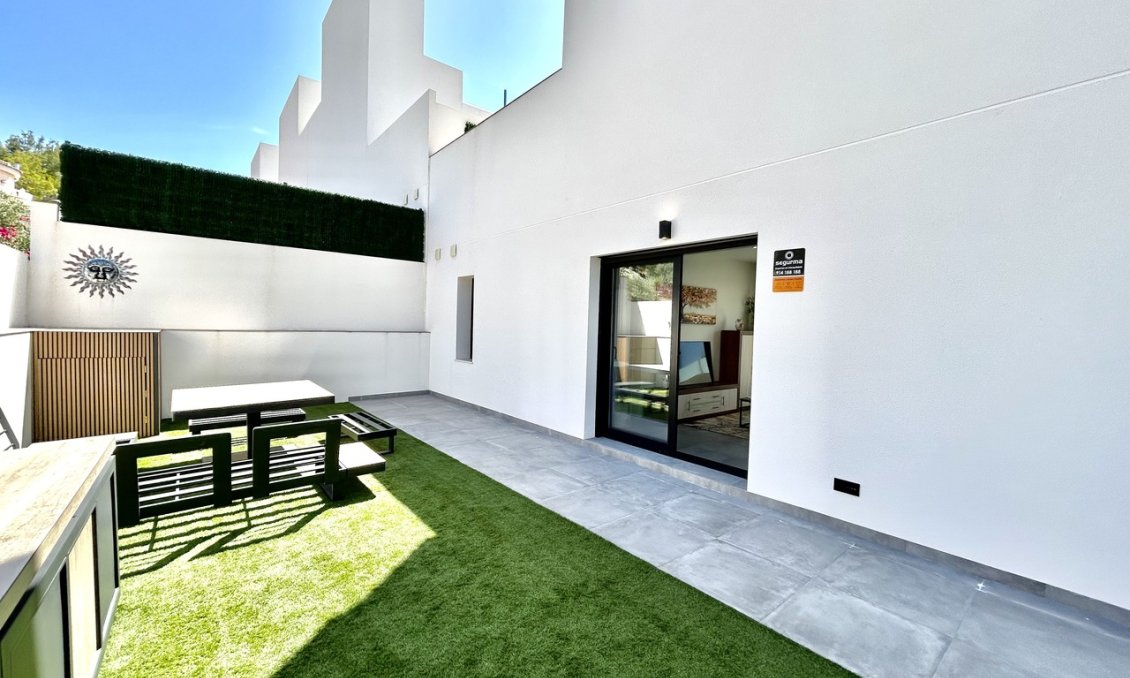 Wiederverkauf - Villa -
Villamartin - Costa Blanca
