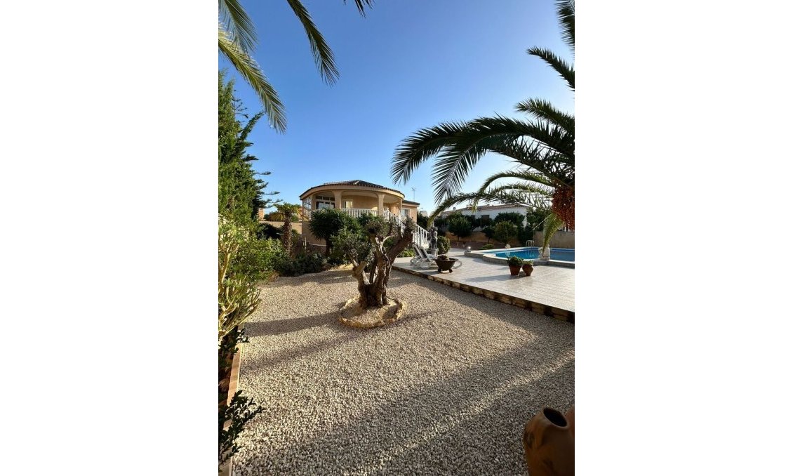 Resale - Villa -
Torrevieja - Aguas Nuevas