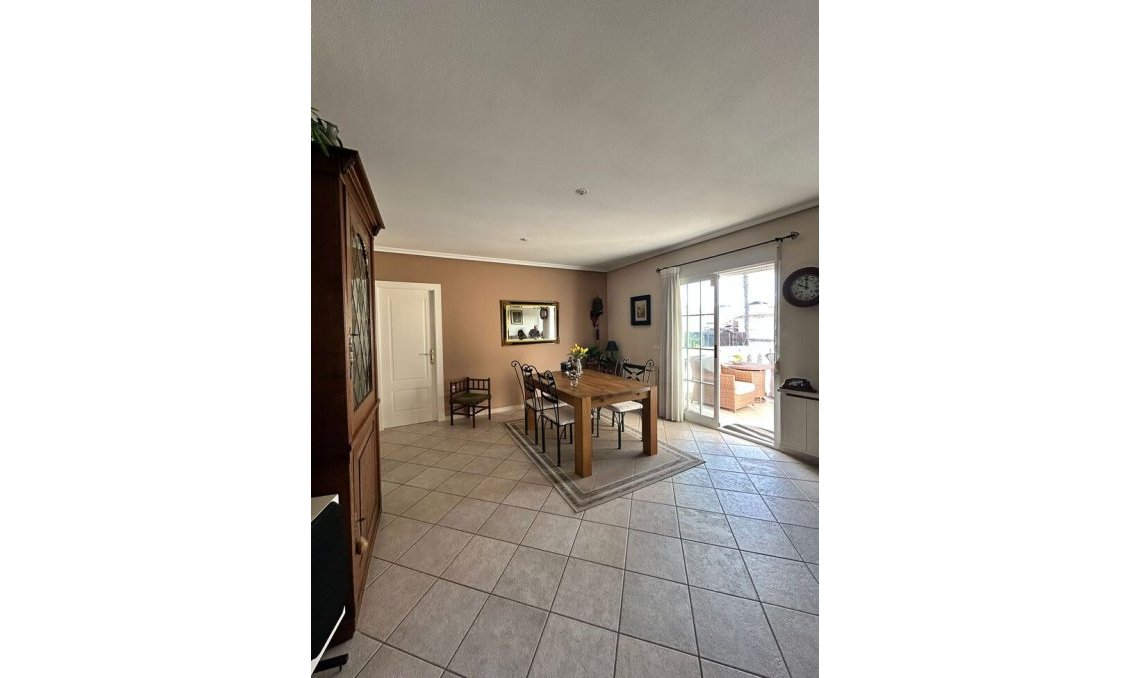 Resale - Villa -
Torrevieja - Aguas Nuevas