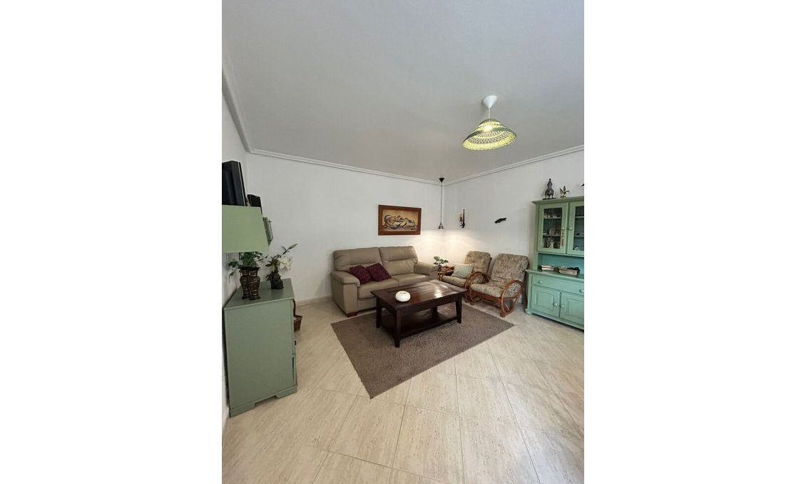 Resale - Villa -
Torrevieja - Aguas Nuevas