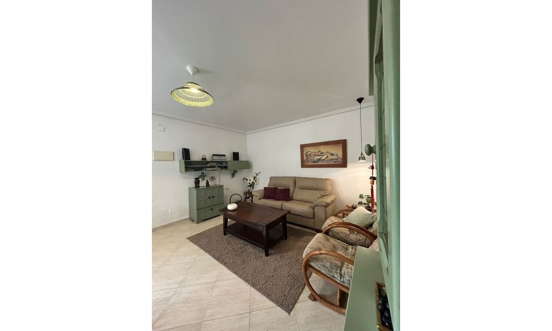 Resale - Villa -
Torrevieja - Aguas Nuevas