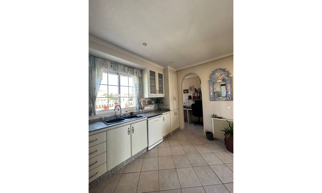 Resale - Villa -
Torrevieja - Aguas Nuevas