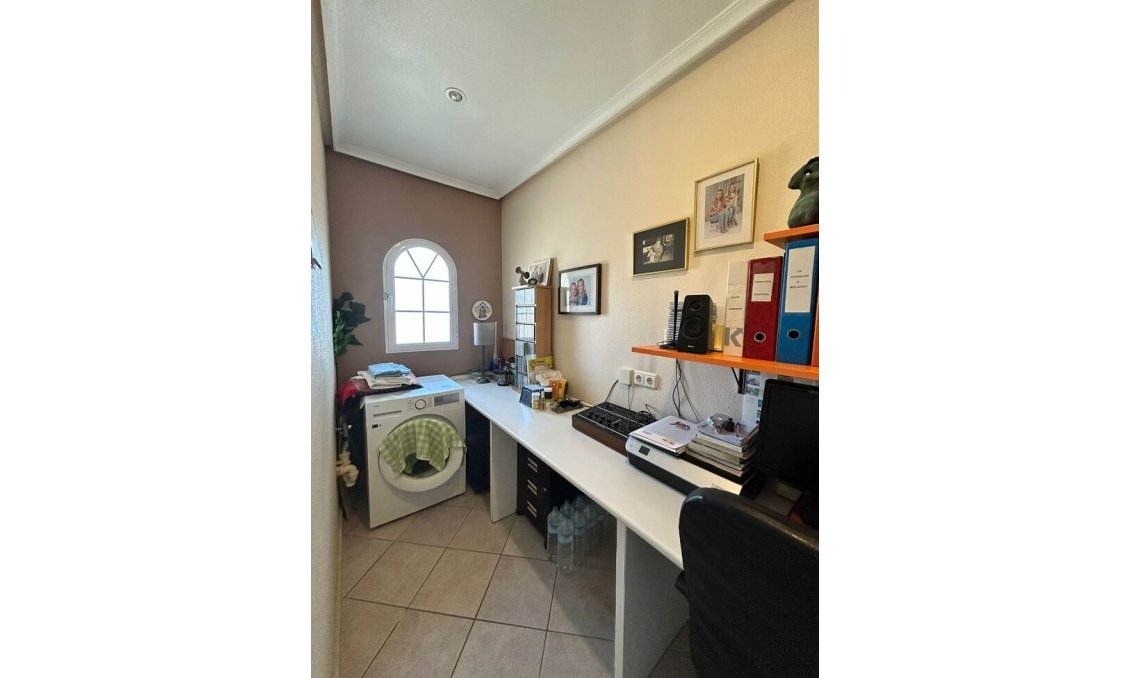 Resale - Villa -
Torrevieja - Aguas Nuevas