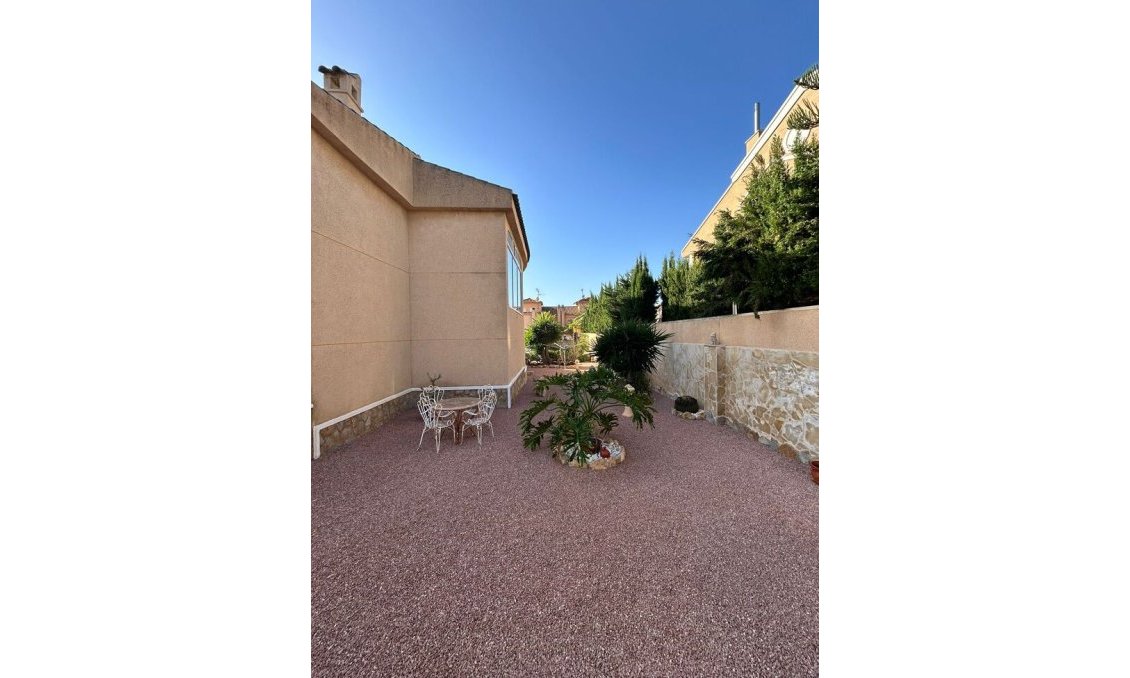 Resale - Villa -
Torrevieja - Aguas Nuevas
