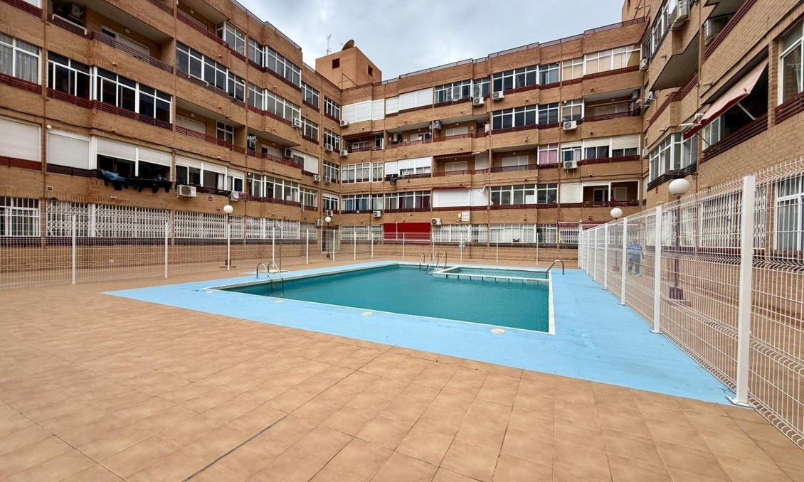 Wiederverkauf - Wohnung -
Torrevieja - Centro