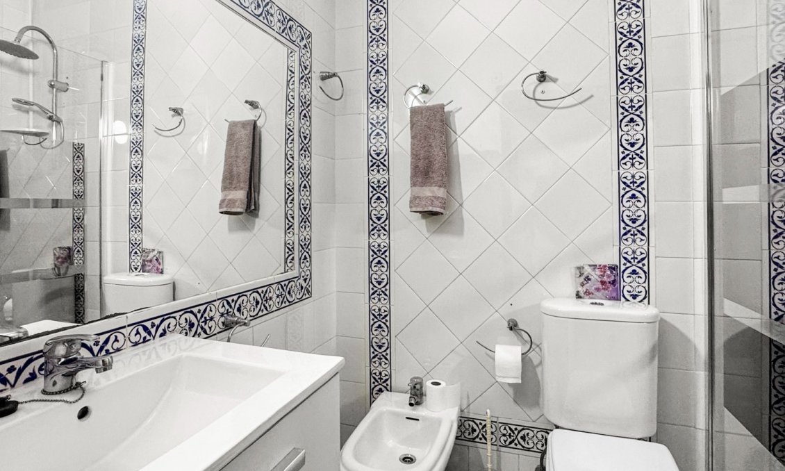 Resale - Bungalow -
Torrevieja - Costa Blanca
