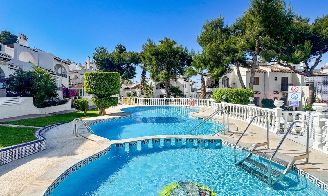 Resale - Bungalow -
Torrevieja - Costa Blanca