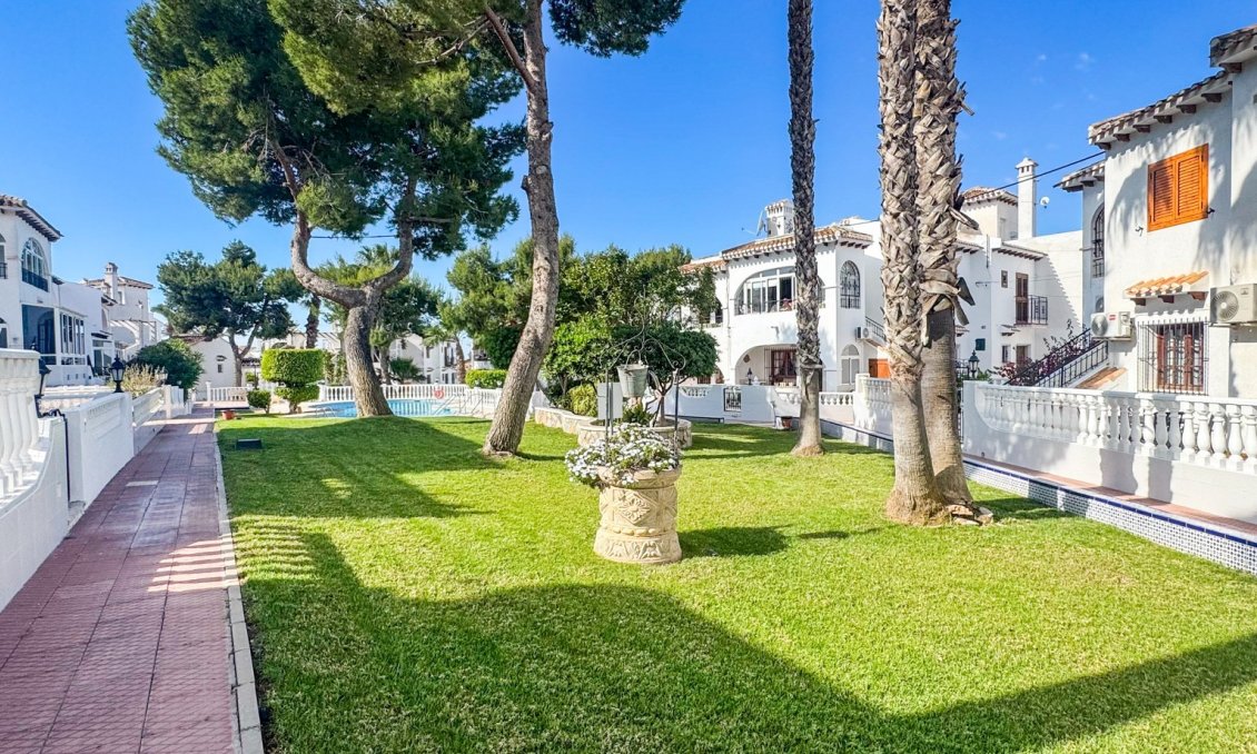 Resale - Bungalow -
Torrevieja - Costa Blanca