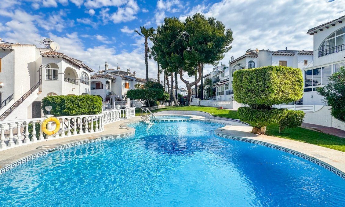Resale - Bungalow -
Torrevieja - Costa Blanca