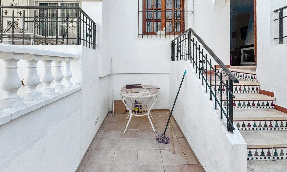 Resale - Bungalow -
Torrevieja - Costa Blanca