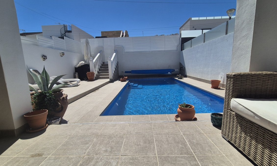Segunda mano - Villa / Semi pareado -
San Miguel de Salinas - Inland