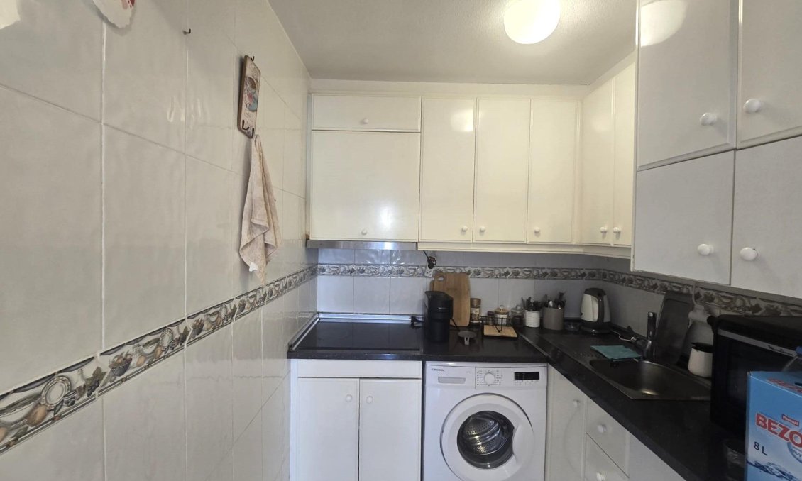 Resale - Apartment -
Torrevieja - Playa de los Locos