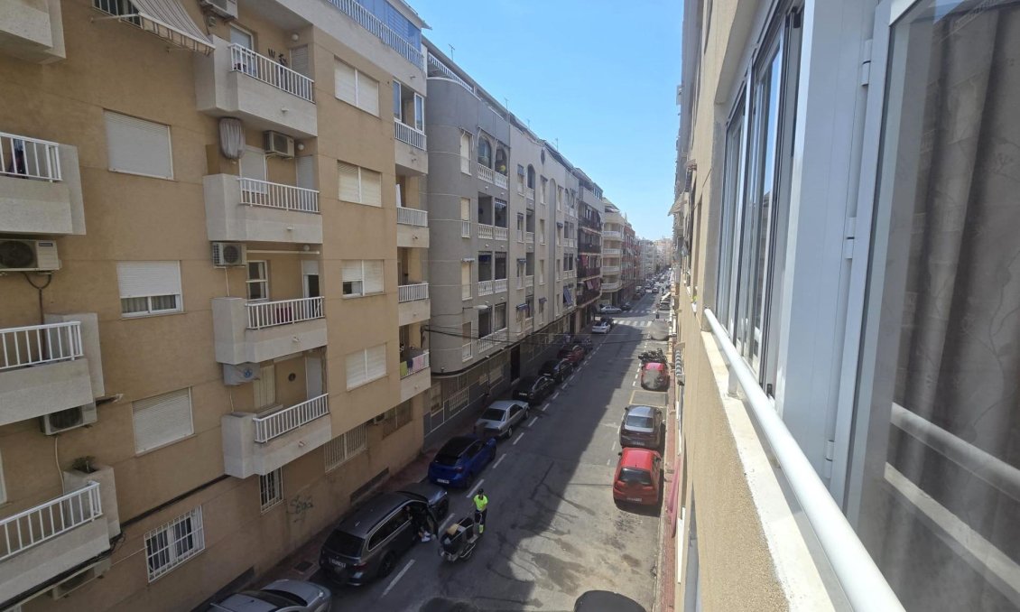 Resale - Apartment -
Torrevieja - Playa de los Locos