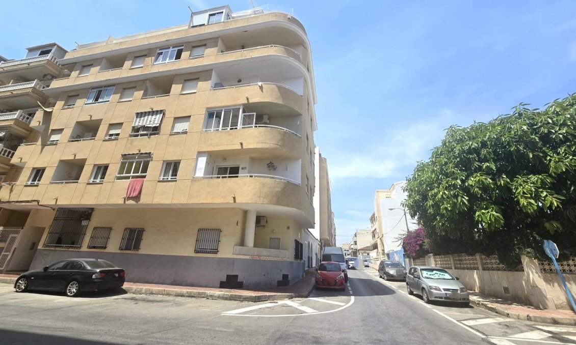 Resale - Apartment -
Torrevieja - Playa de los Locos