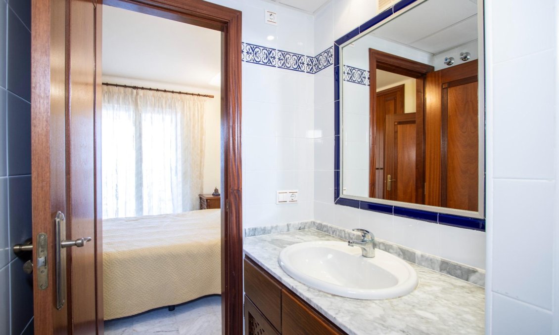Segunda mano - Apartamento -
Torrevieja - Los Frutales