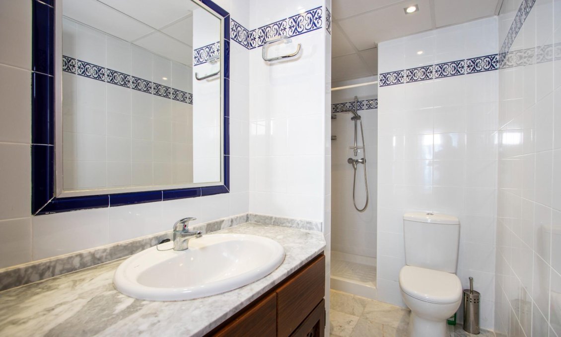 Segunda mano - Apartamento -
Torrevieja - Los Frutales