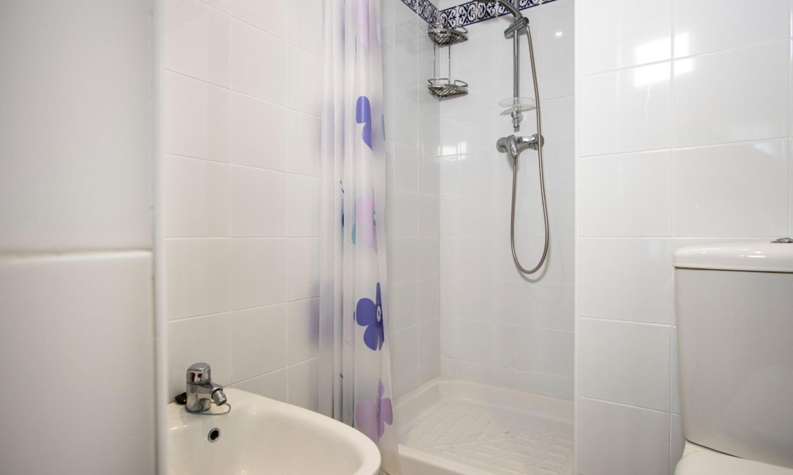 Segunda mano - Apartamento -
Torrevieja - Los Frutales