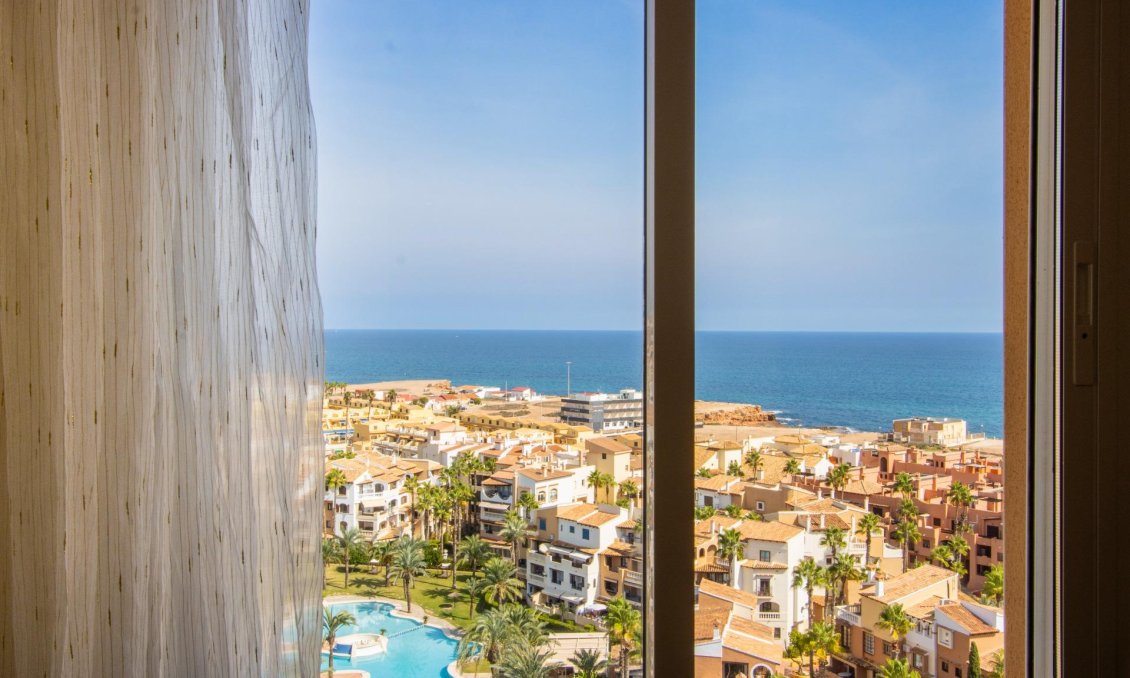 Segunda mano - Apartamento -
Torrevieja - Los Frutales