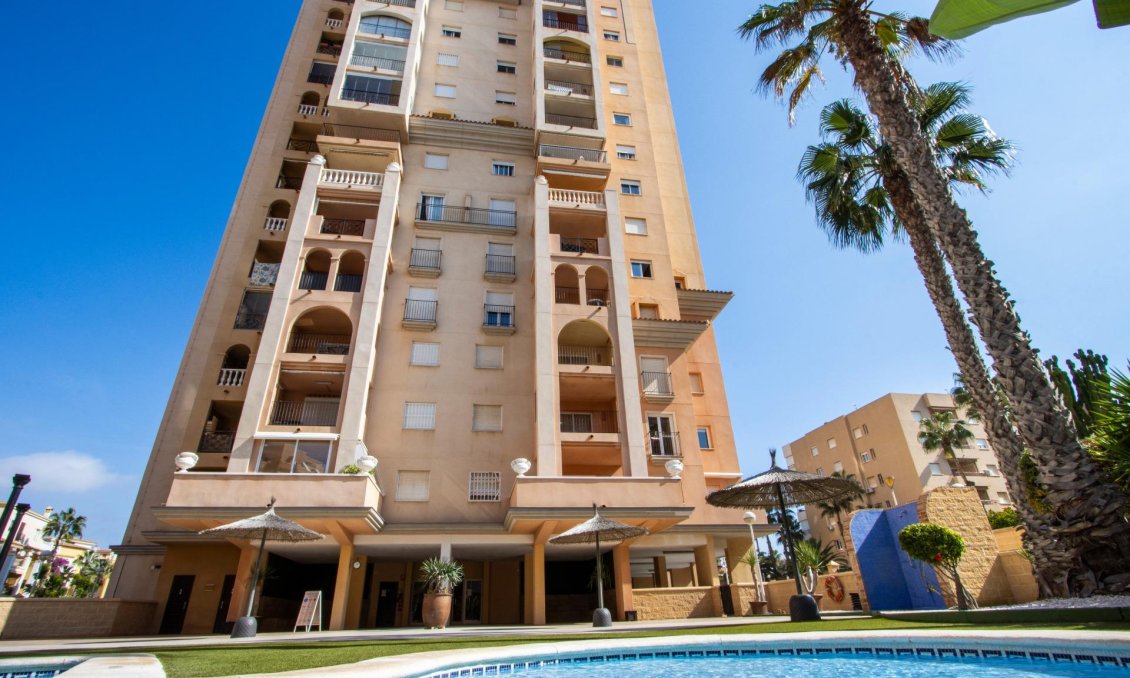 Segunda mano - Apartamento -
Torrevieja - Los Frutales
