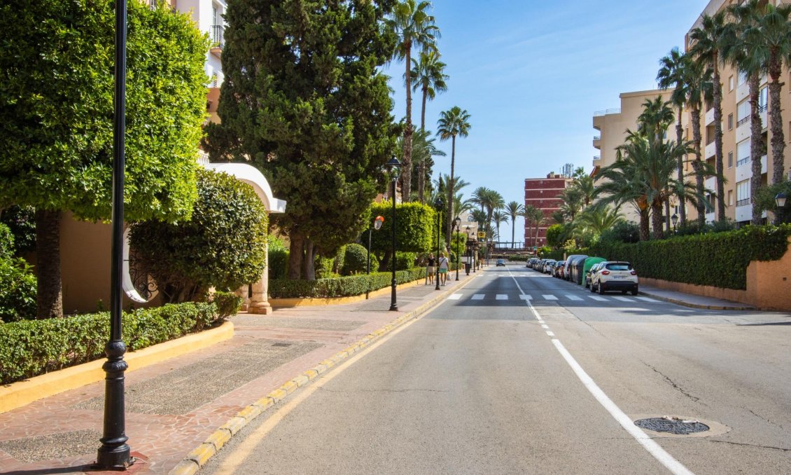Segunda mano - Apartamento -
Torrevieja - Los Frutales