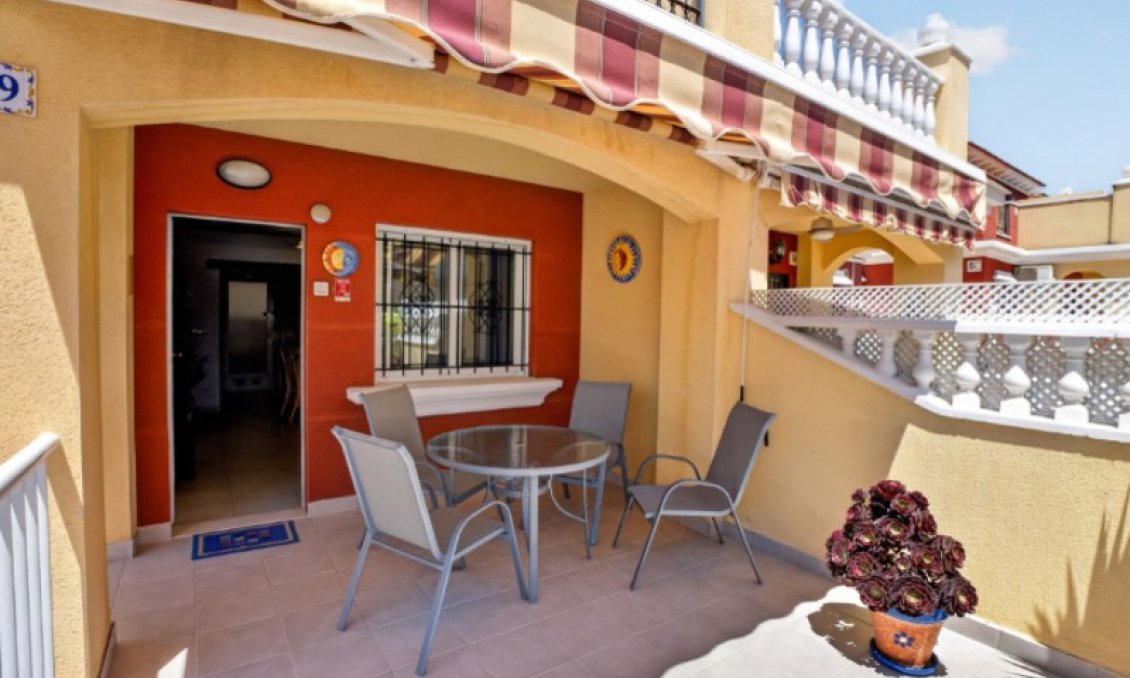 Wiederverkauf - Stadthaus -
Torrevieja - Costa Blanca